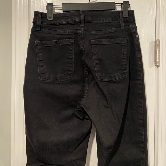 L.L. Bean Size 8 M/T Black Denim Original Fit Straight Leg Five Pocket Jeans - Picture 6 of 12